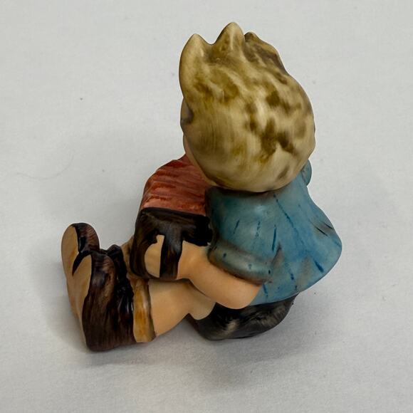 Vintage Hummel Figurine Boy with Accordian #390 TMK 6 2.75" - Picture 2 of 4
